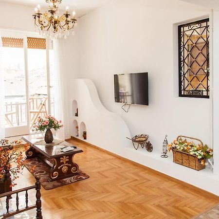 Beautiful Apartment In Pagkrati -Gtd95601 Atene Esterno foto